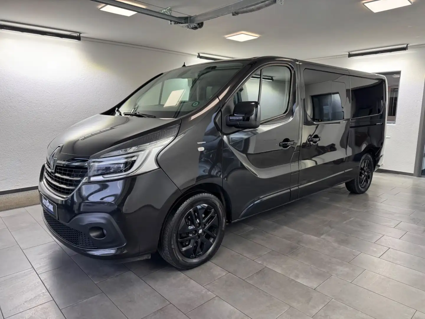 Renault Trafic Combi L2H1 Grand SpaceClass Schwarz - 2