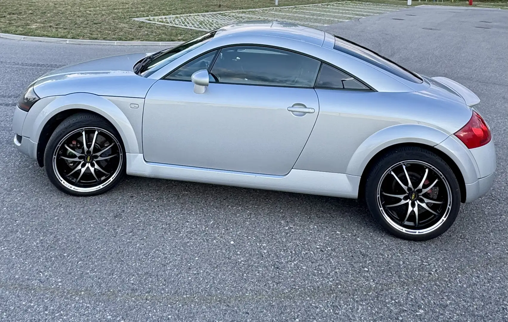 Audi TT Coupé 1,8 T quattro - Allrad - Pickerl 09/27 - 1