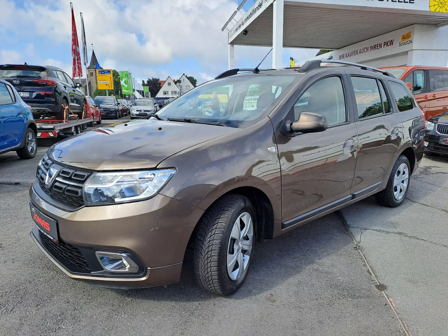 Dacia Logan MCV II Kombi Comfort *Automatik!*Navi*PDC* Braun - 2