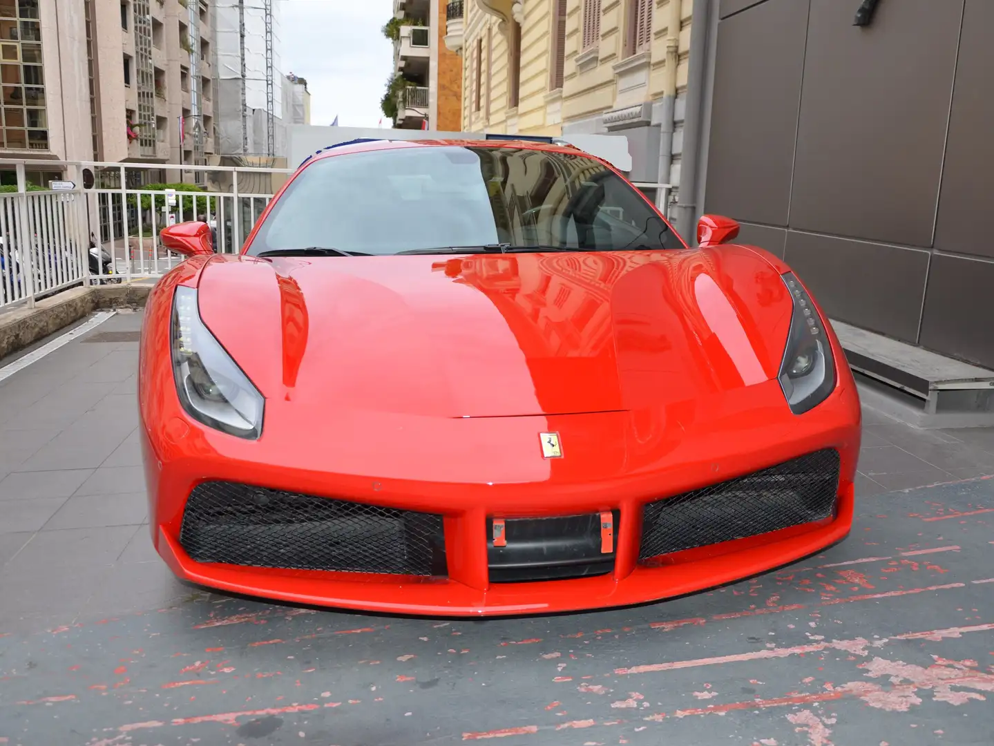 Ferrari 488 GTB 4.0 V8 670ch Rouge - 2