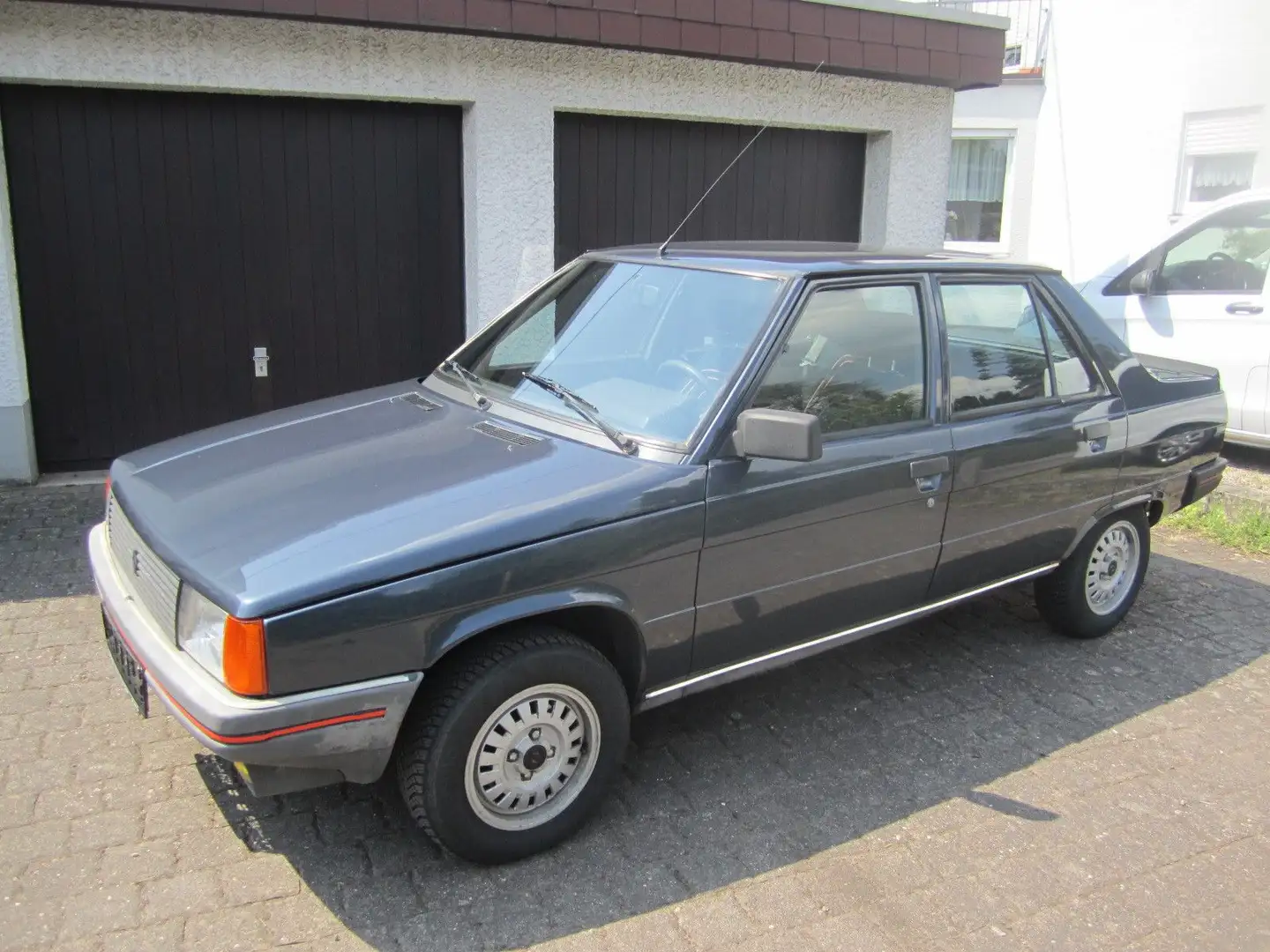 Renault R 9 R9 H-Abnahme/TüV-NEU/59tkm/5-Türer/TRAUM!!! Gris - 2