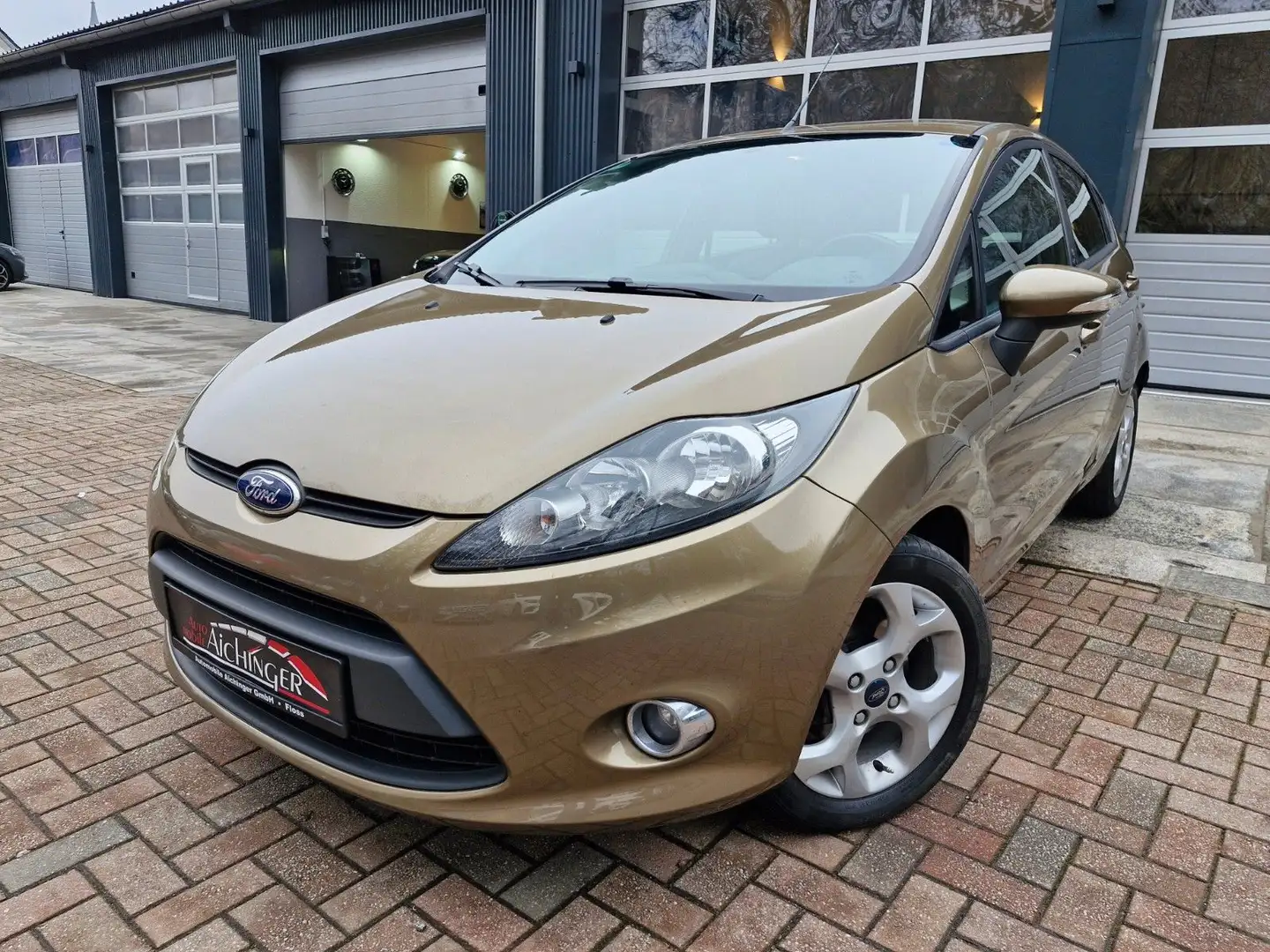 Ford Fiesta Champions Edition  Klima Shz 12-Fach Braun - 1