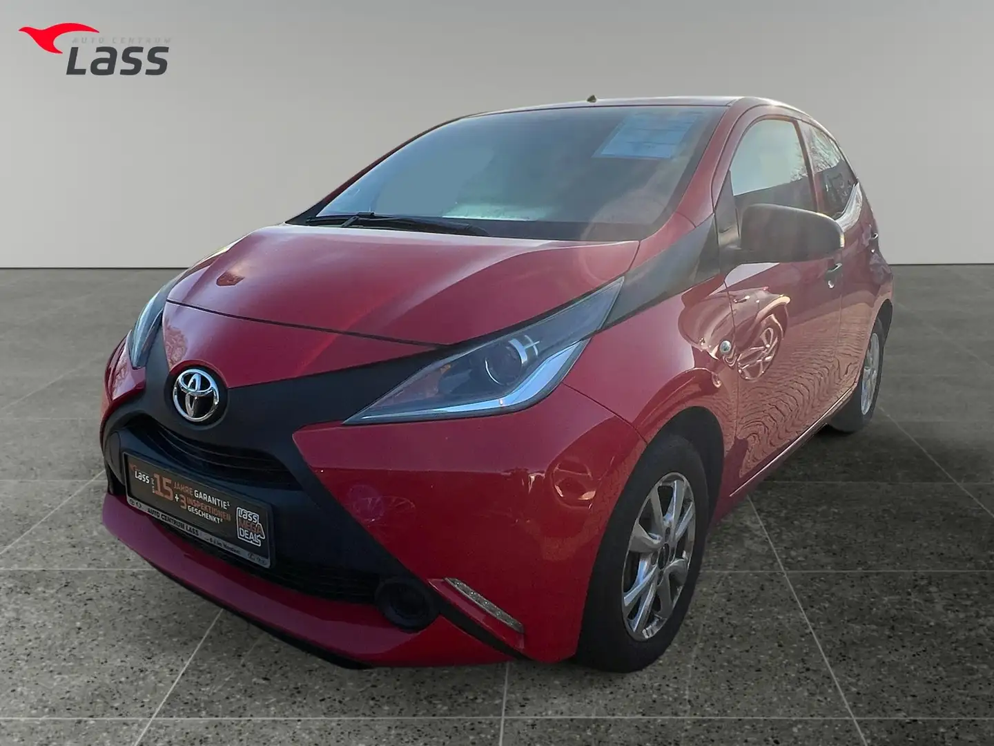 Toyota Aygo 1.0 x Rot - 2