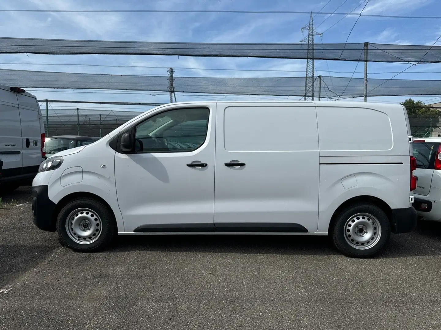 Opel Vivaro 75 kWh L2H1 e-Enjoy Blanc - 2
