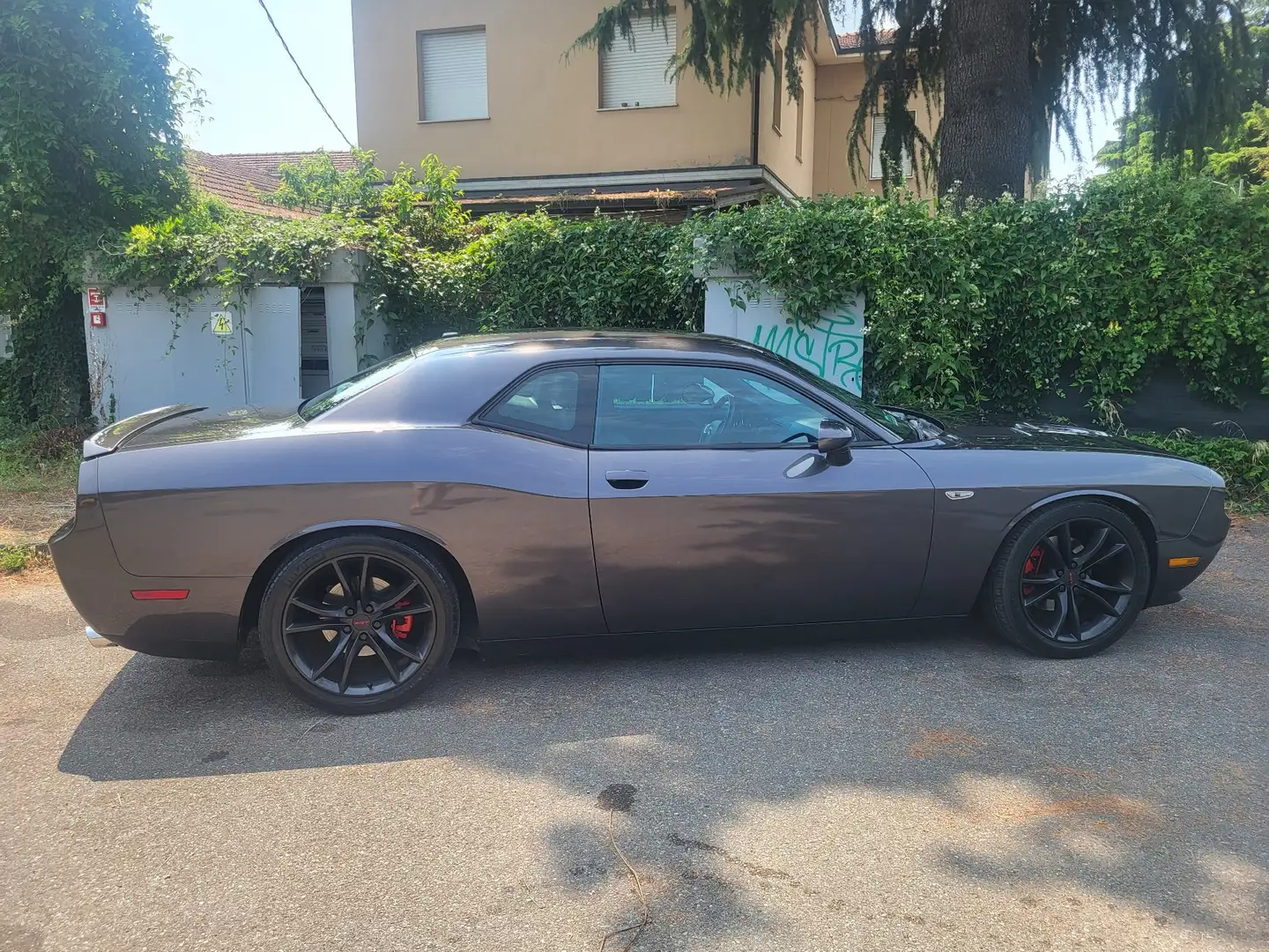Dodge Challenger sxt - 1