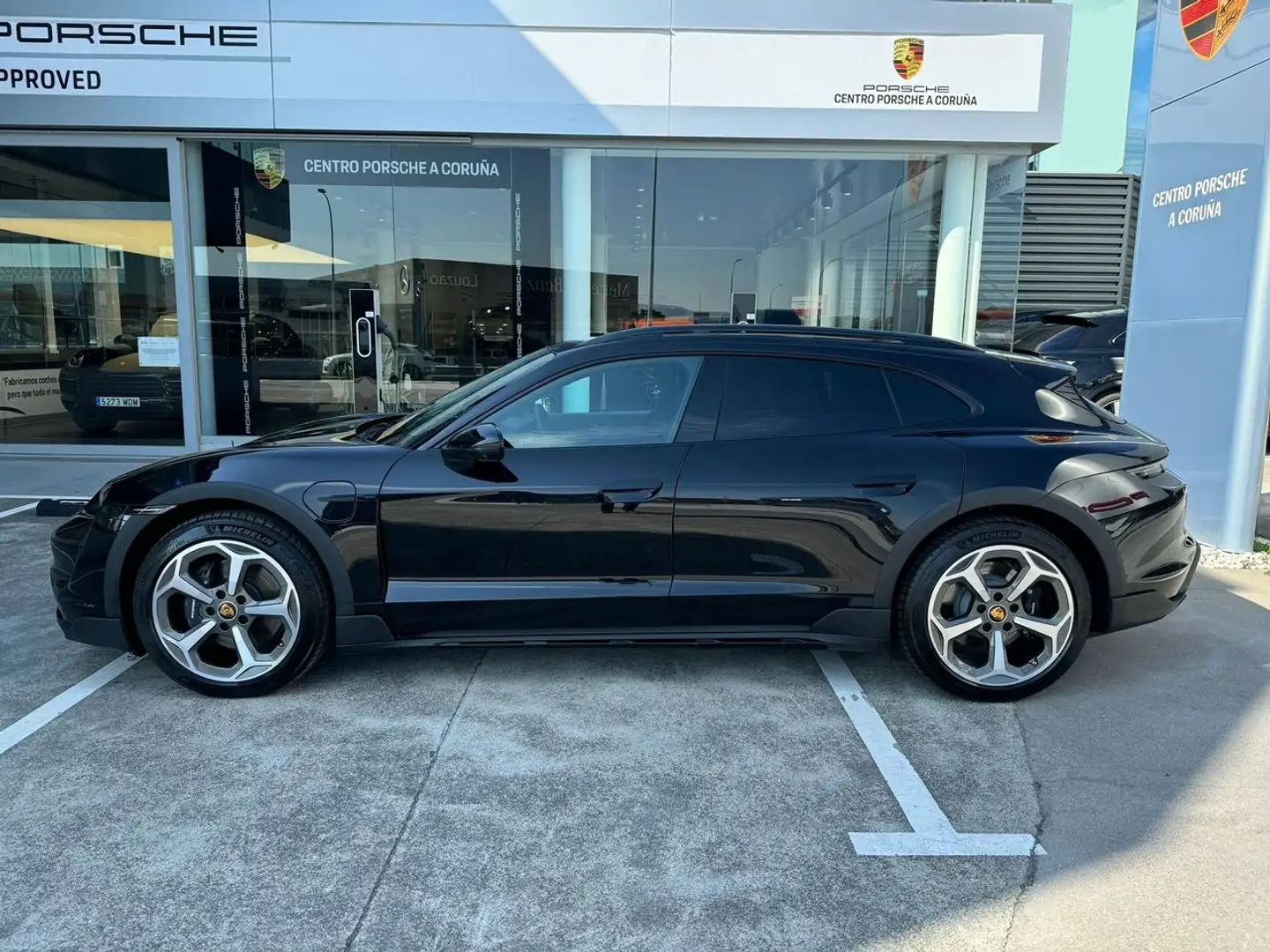 Porsche Taycan 4 CROSS TURISMO Negro - 2