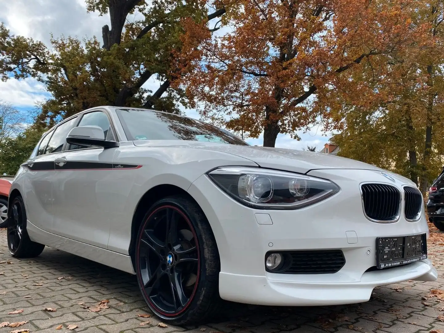 BMW 118 d,Schnitzer,Navi,Klimaaut,Xenon,1.Hd Weiß - 1