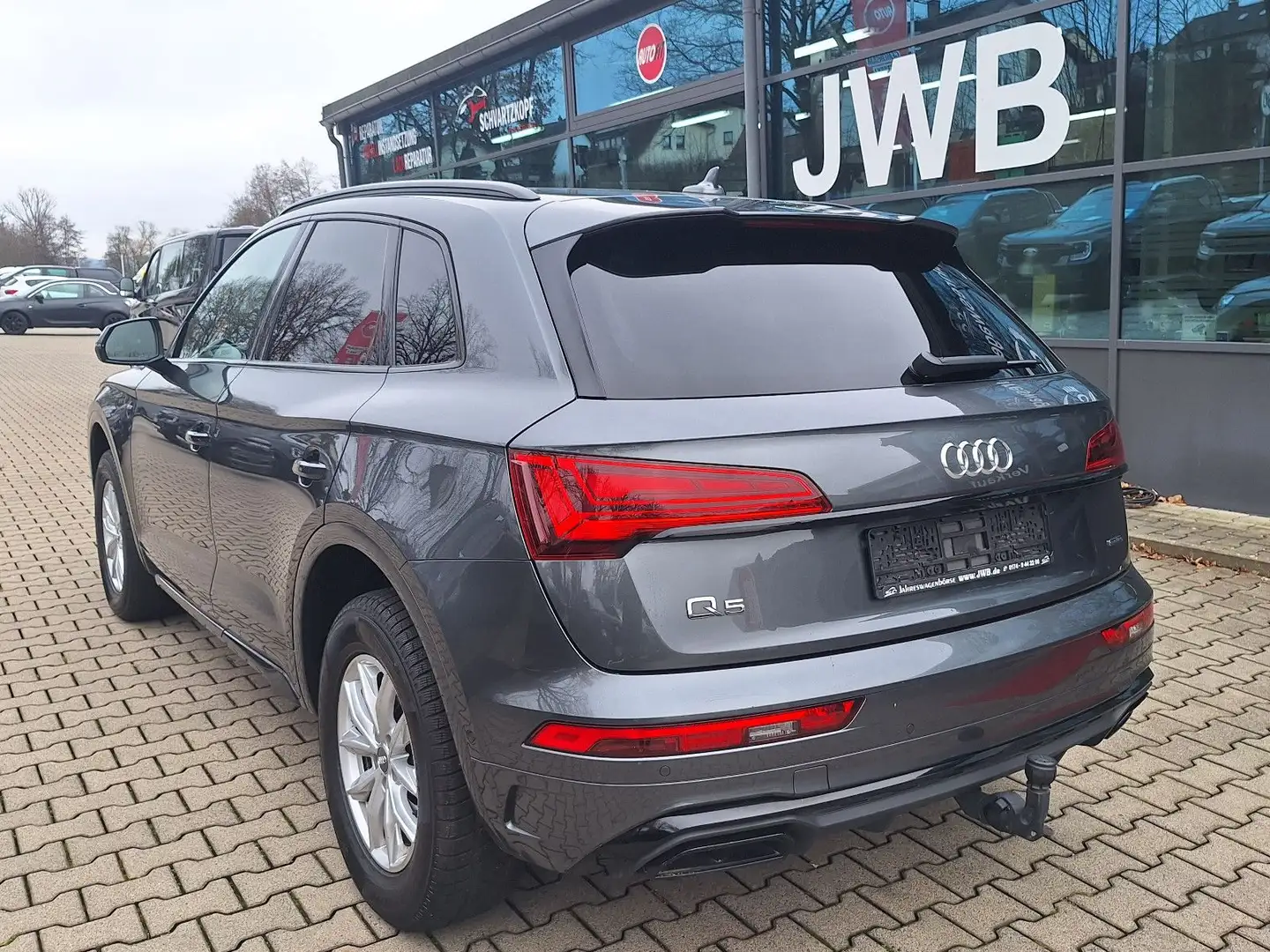 Audi Q5 40 TDI quattro S line Mild AHK 360° Np85t€ Gris - 2