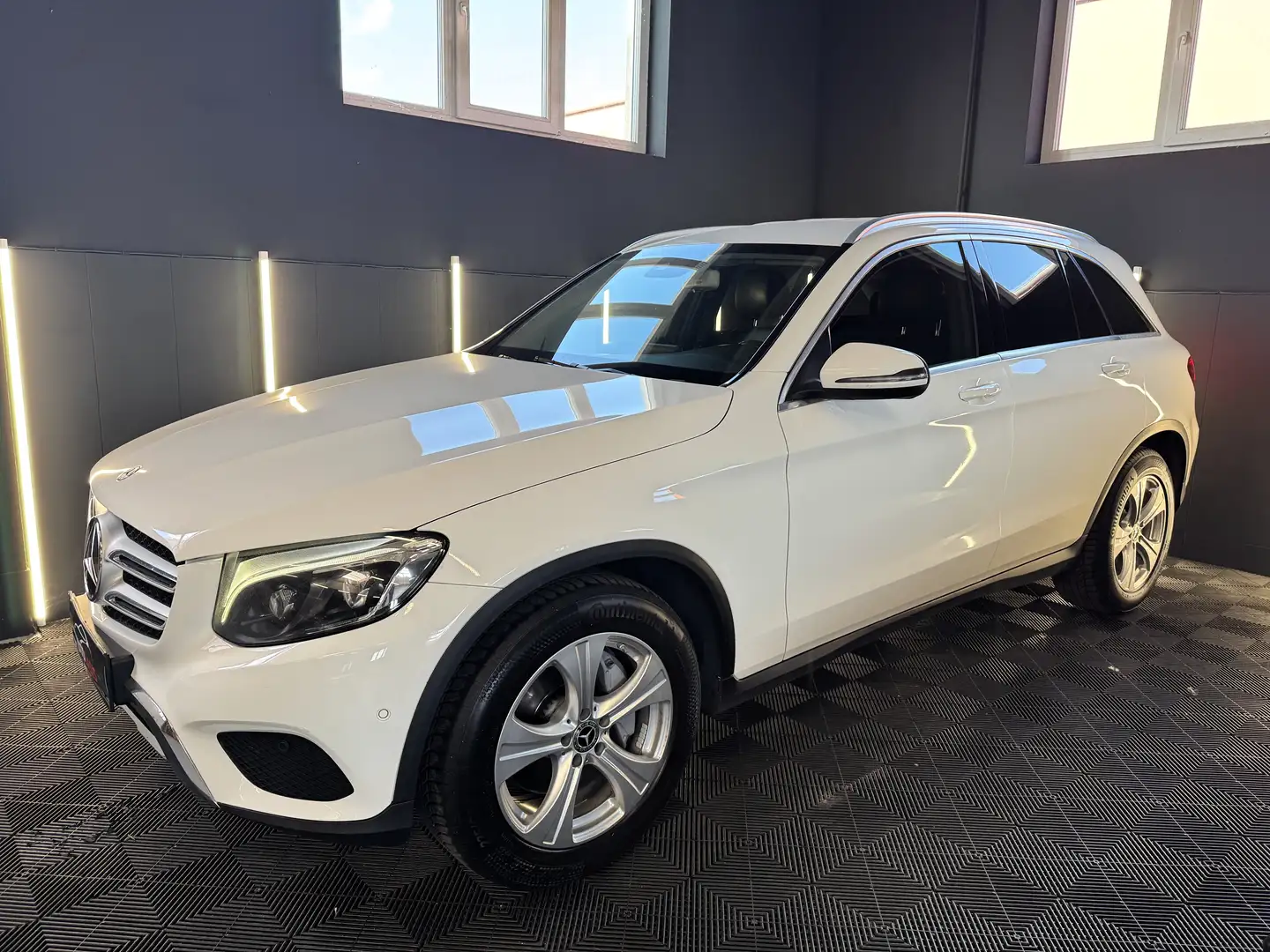 Mercedes-Benz GLC 220 GLC 220d 4Matic 1.Besitz/AHK/LED/Offroad-Paket/SHZ Weiß - 2