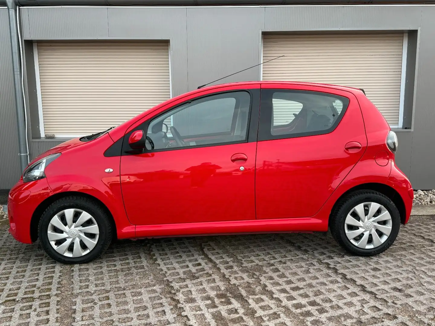 Toyota Aygo AYGO Cool Go KLIMA*5 Tur*TUV*NAVI*TOP Rouge - 2