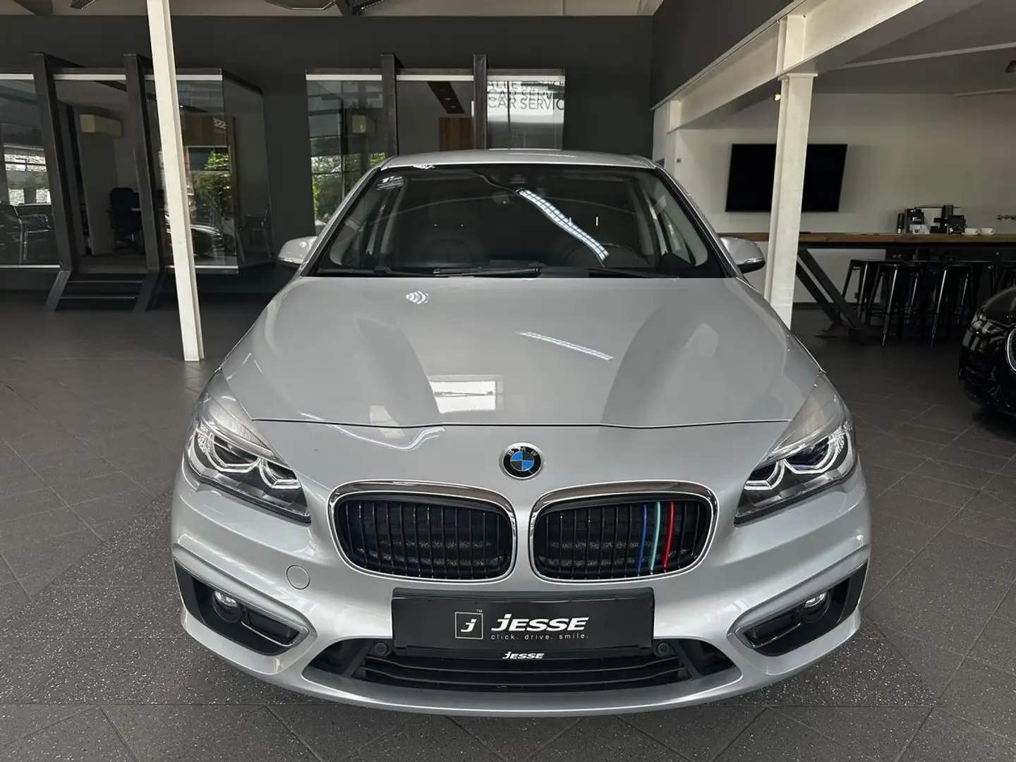 BMW 220 Luxury LED Navi SHZ Leder AHK Silber - 2