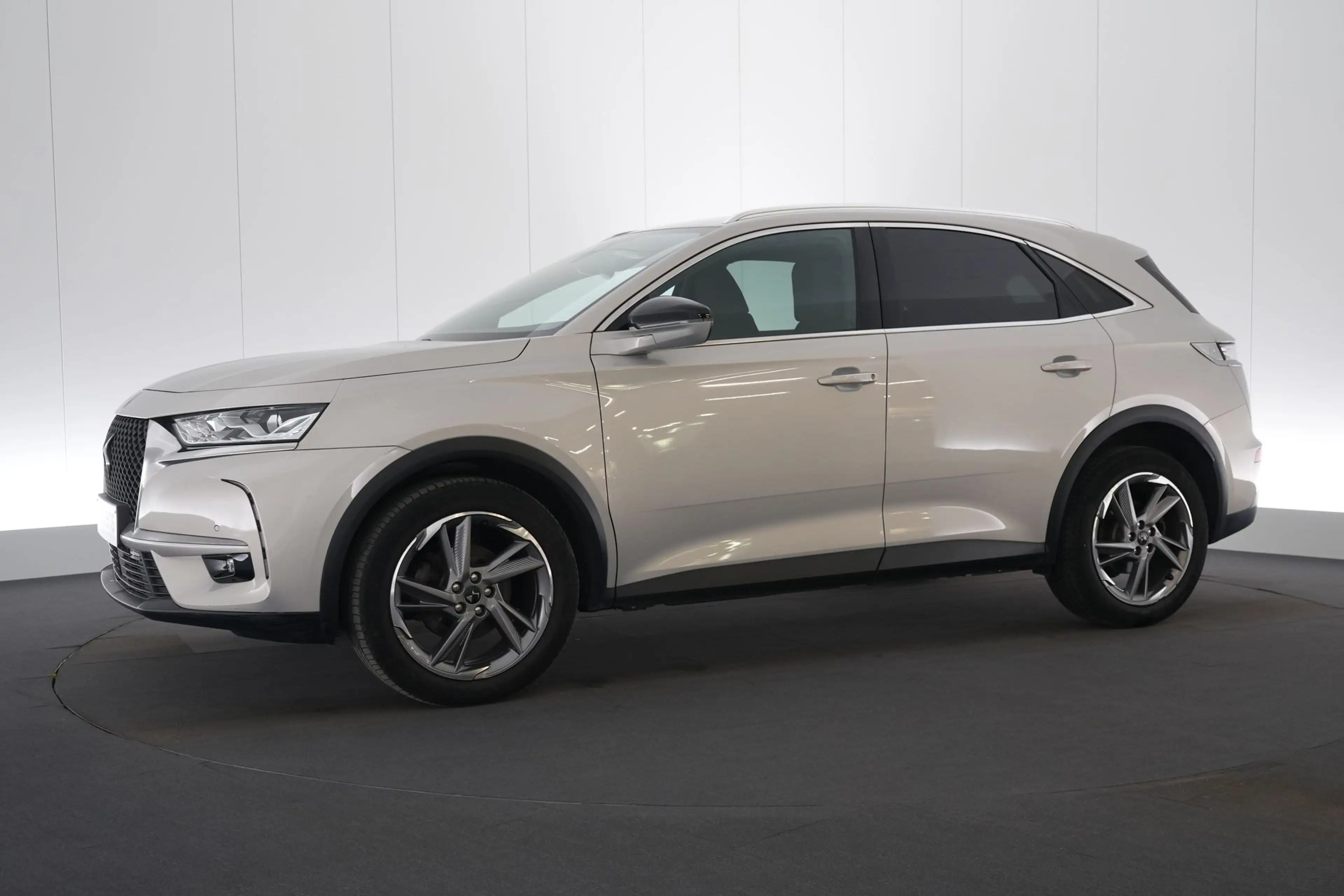 DS Automobiles DS 7 1.5 EAT8 BlueHDi Bastille XENON GPS PDC CAM Keyles — photo 12