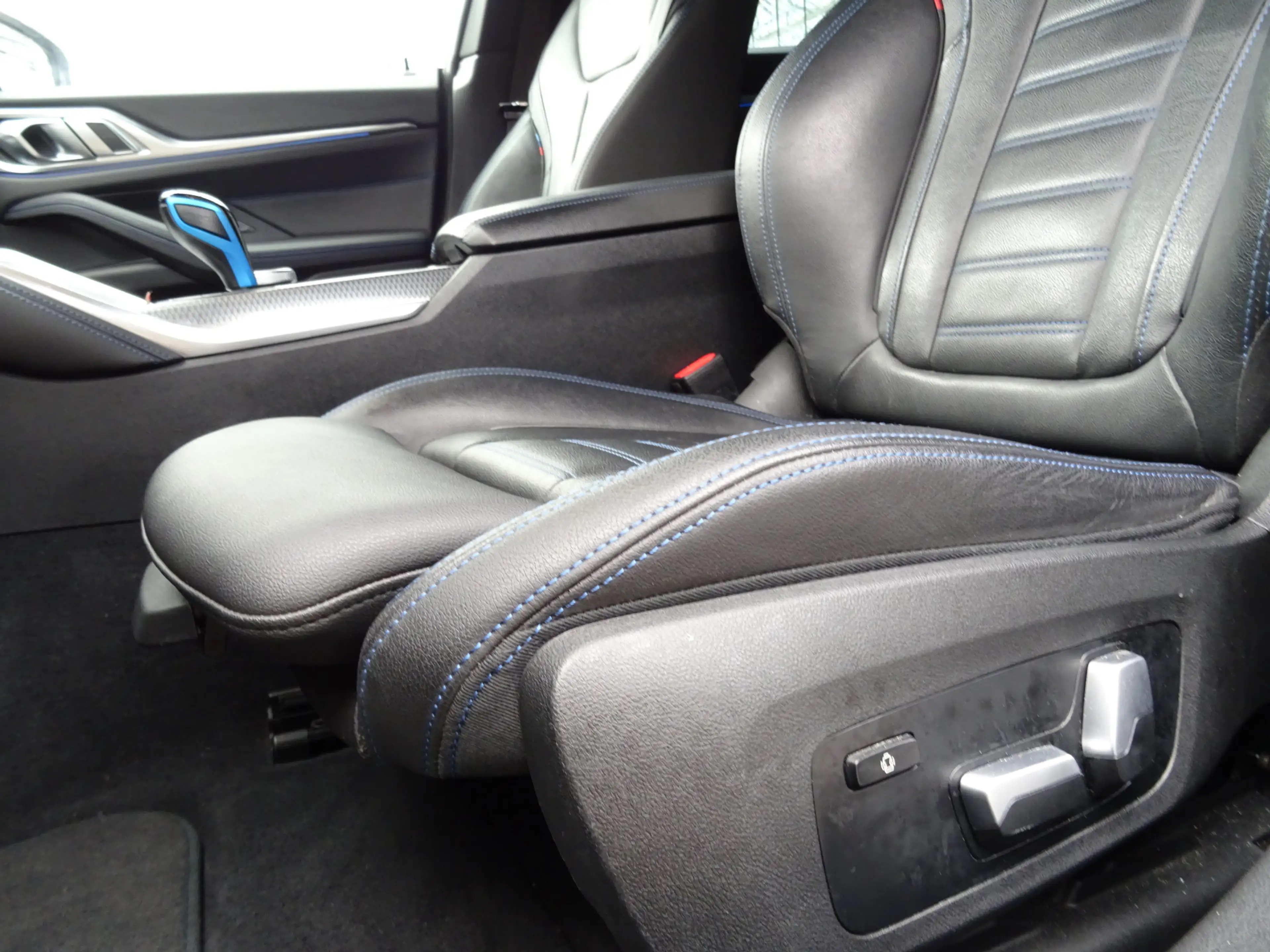BMW i4 M50 * 544 PK * 84 KW ACCU * LEER !! — photo 10