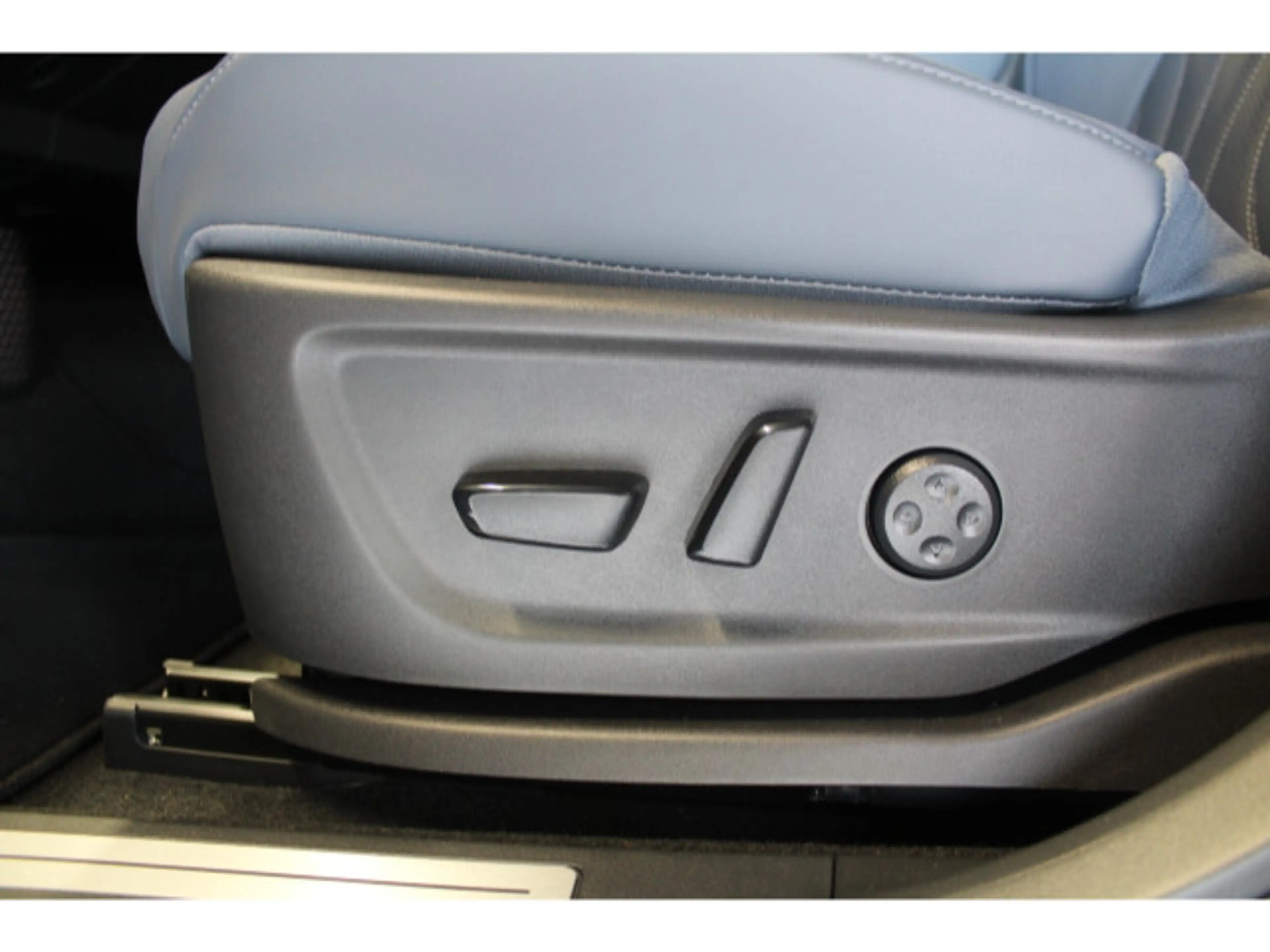 Nissan Ariya e-4ORCE 87 kWh Evolve+ Pack 20 Zoll — photo 14
