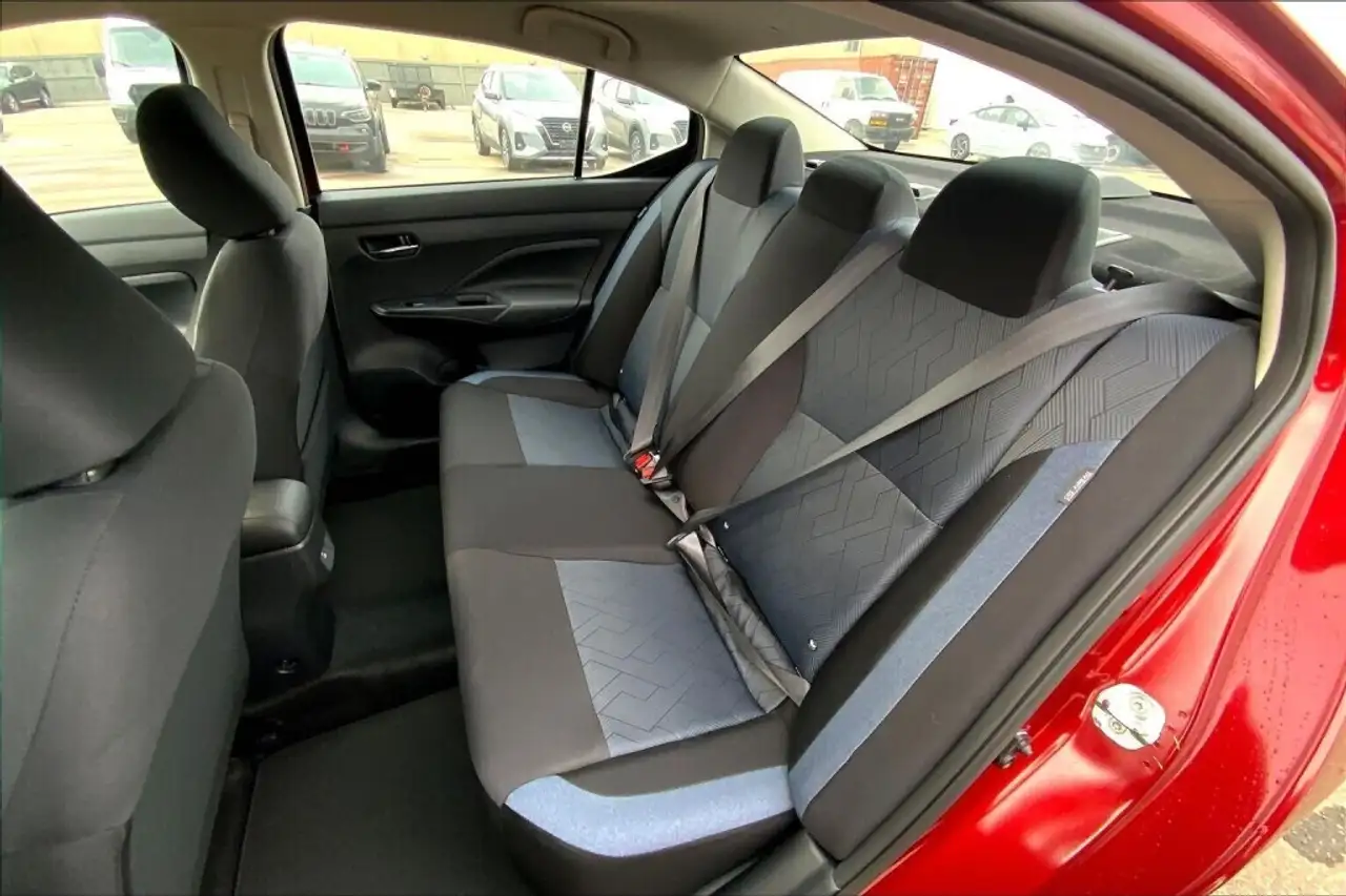 Nissan Versa снимка Nissan Versa