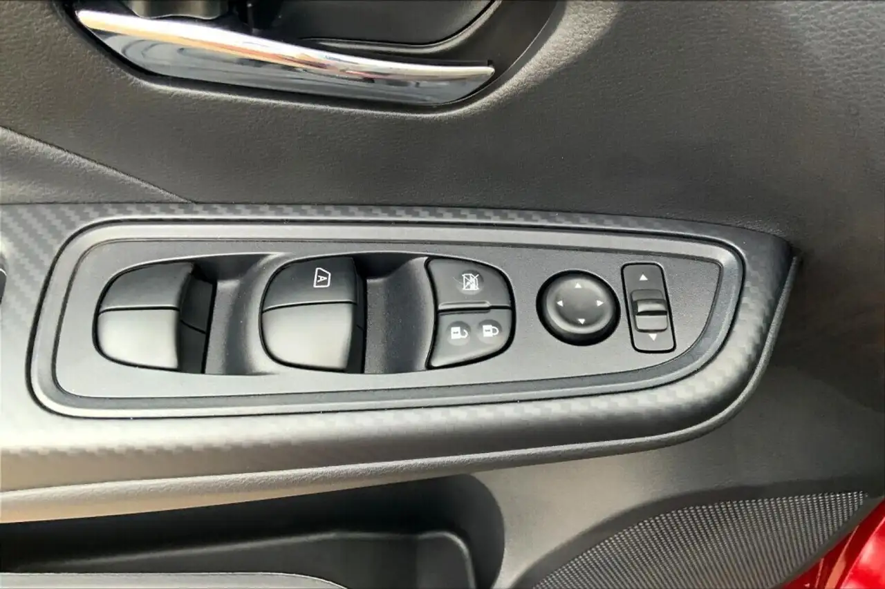 Nissan Versa снимка Nissan Versa