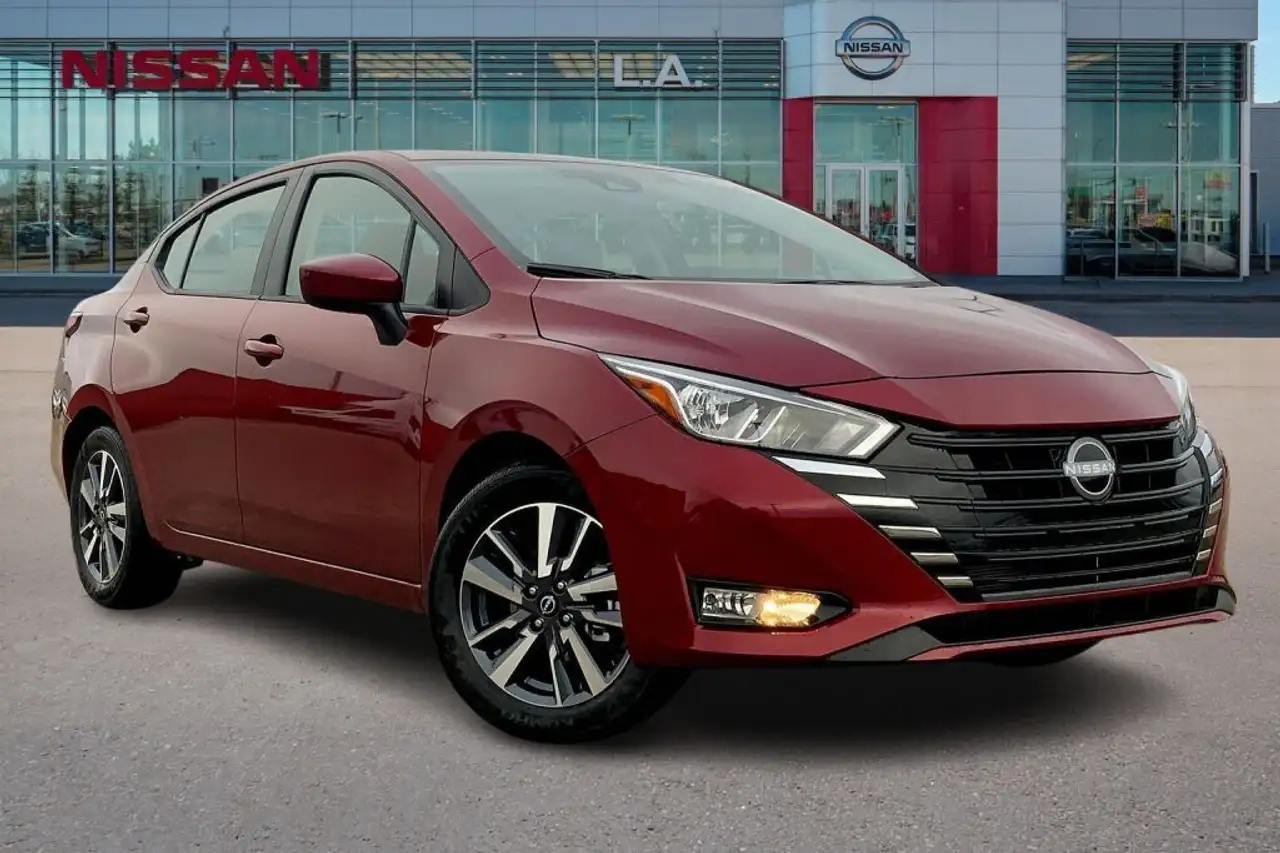 Nissan Versa снимка Nissan Versa