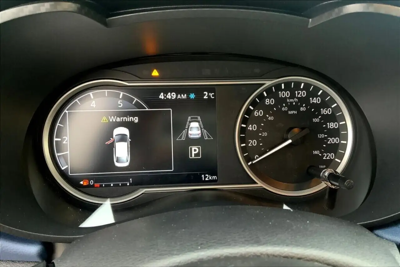 Nissan Versa снимка Nissan Versa