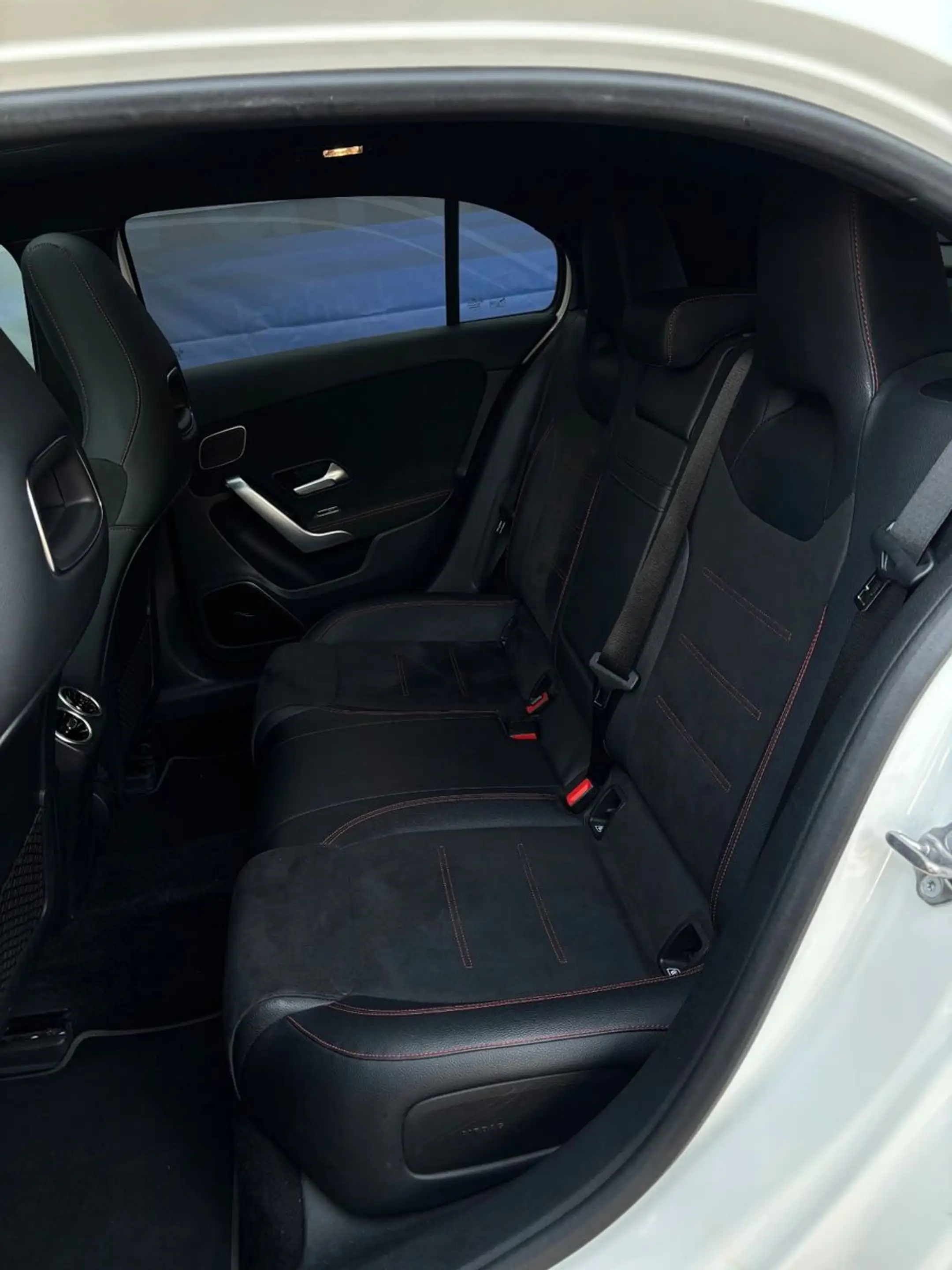 Mercedes-Benz A 250 AMG Line — photo 11