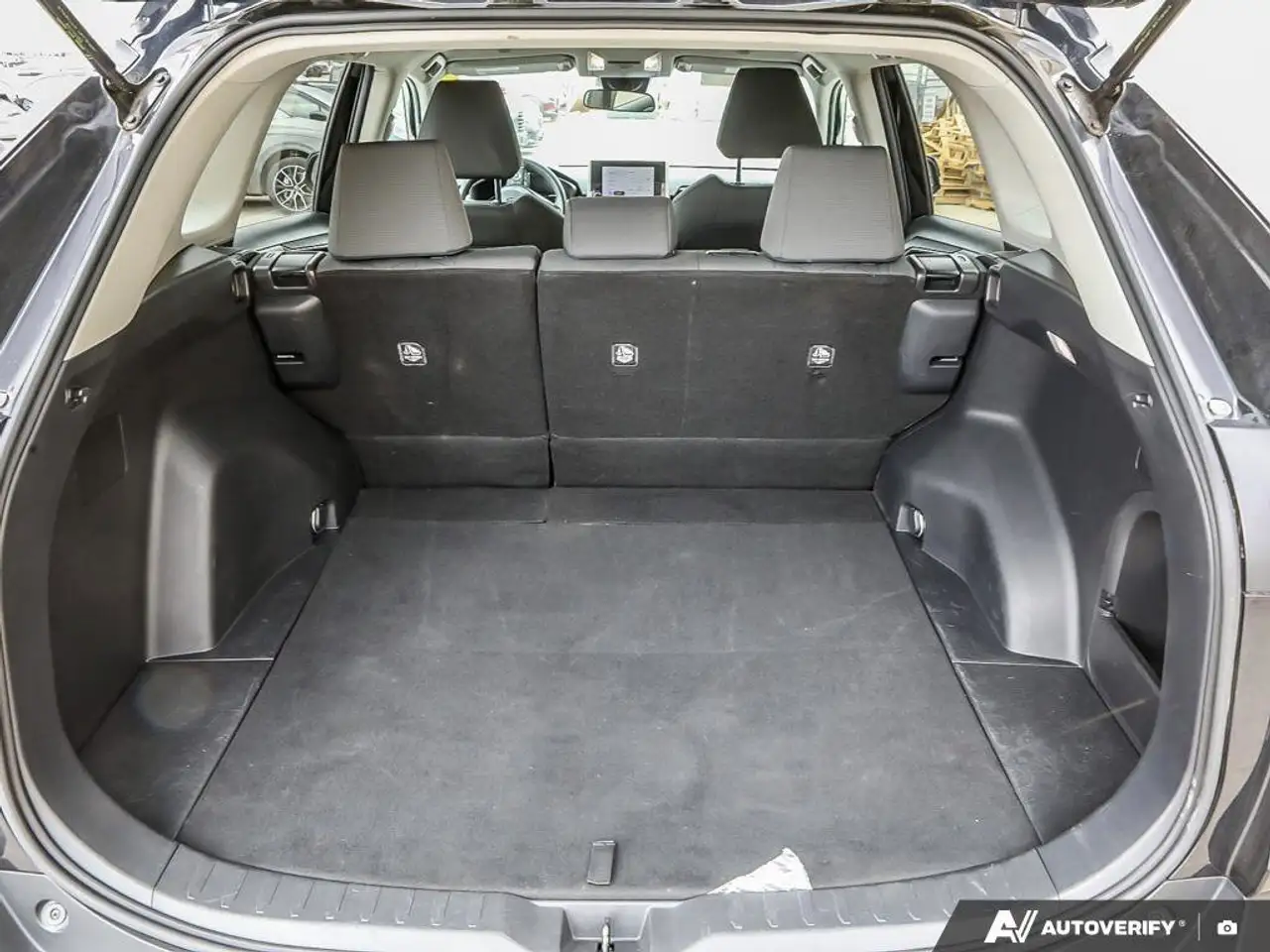 Toyota RAV 4 снимка Toyota RAV 4