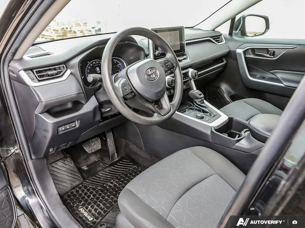 Toyota RAV 4 снимка Toyota RAV 4
