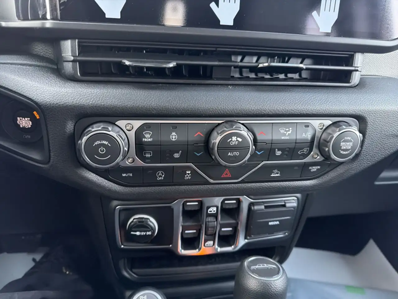 Jeep Gladiator снимка Jeep Gladiator