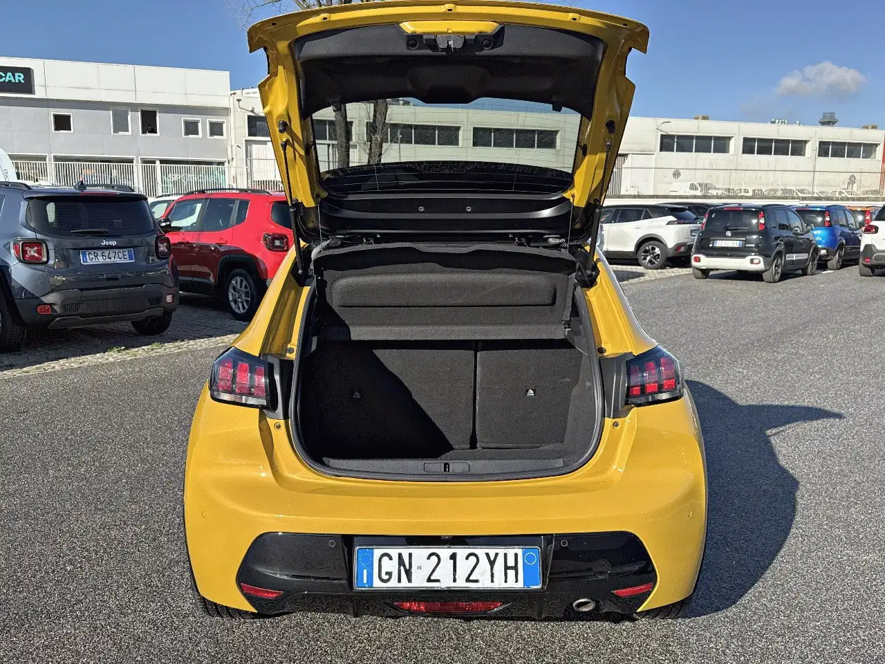 Peugeot 208 GT PureTech 100 EAT8 S/S auto 11