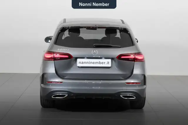 Mercedes-Benz B Class view 4