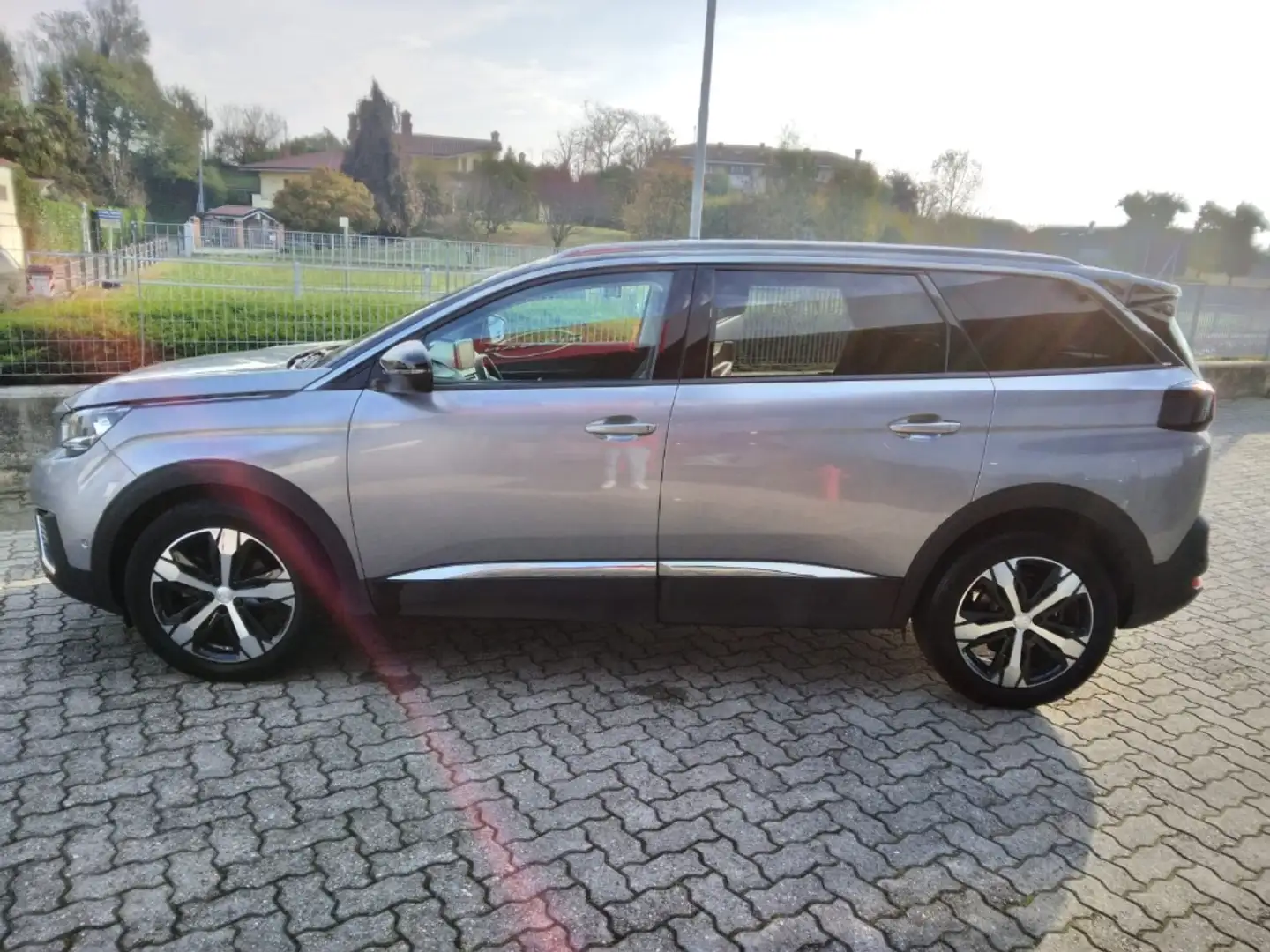 Peugeot 5008 1.5 BlueHDi Active Gris - 1