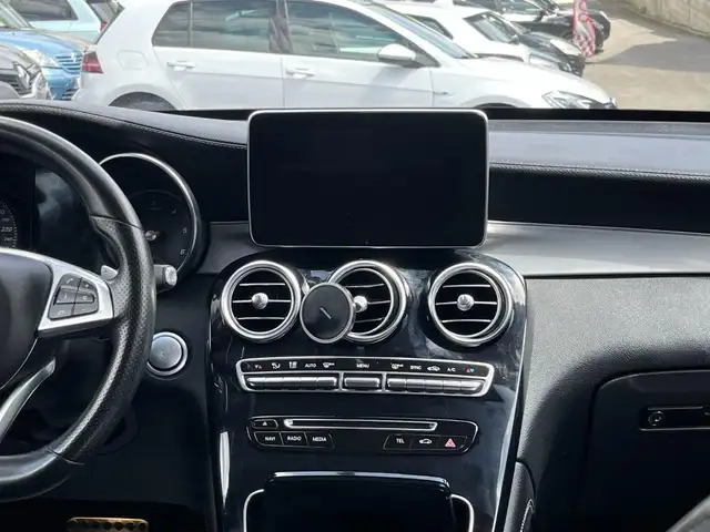 Mercedes-Benz GLC view 6