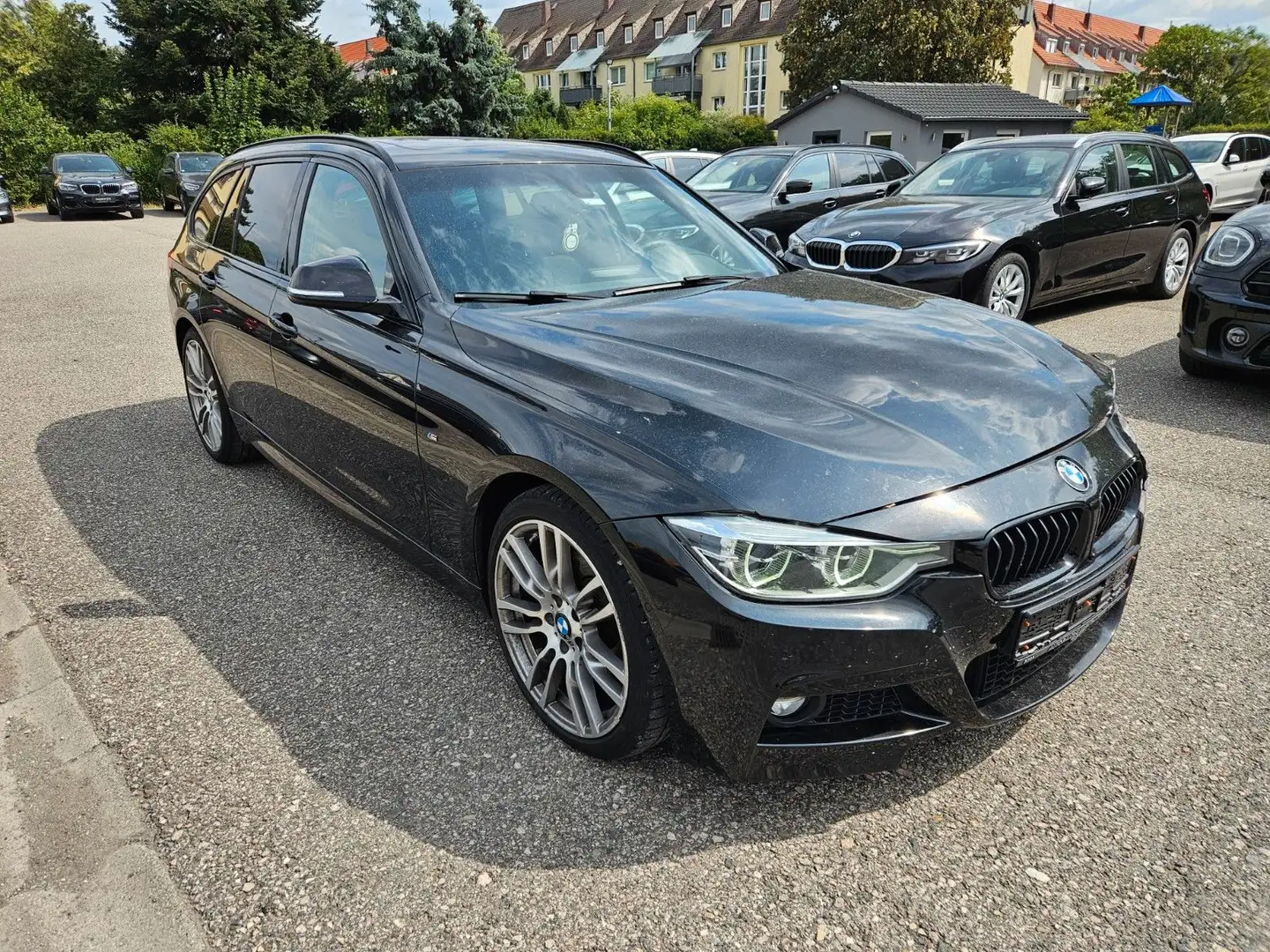 BMW 320 d Tour. M-SportPaket / PANO / KAMERA / SAG Noir - 1