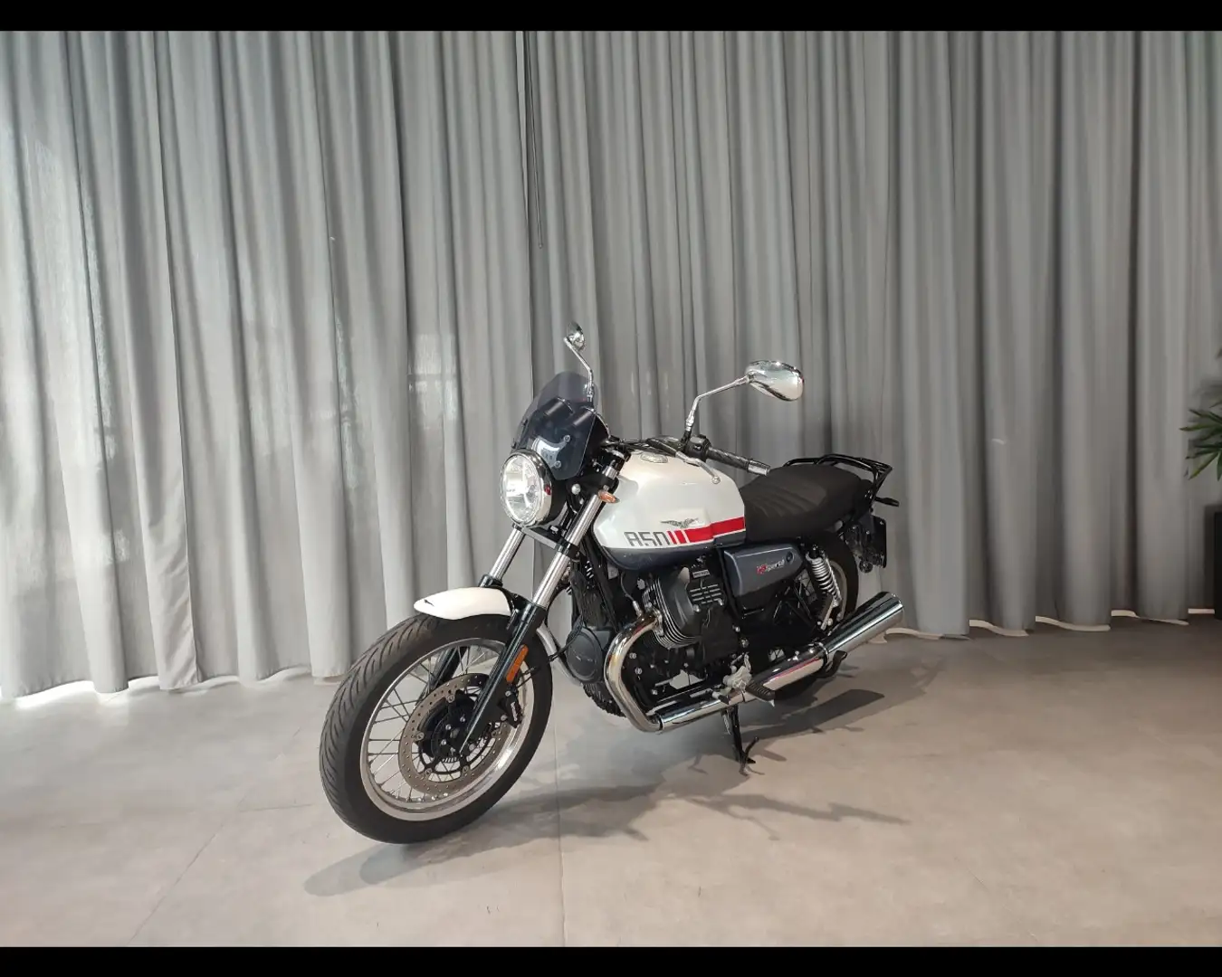 Moto Guzzi V 7 Special Alb - 1