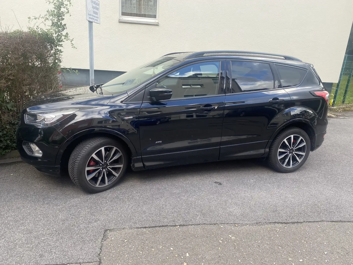 Ford Kuga ST-Line Schwarz - 1
