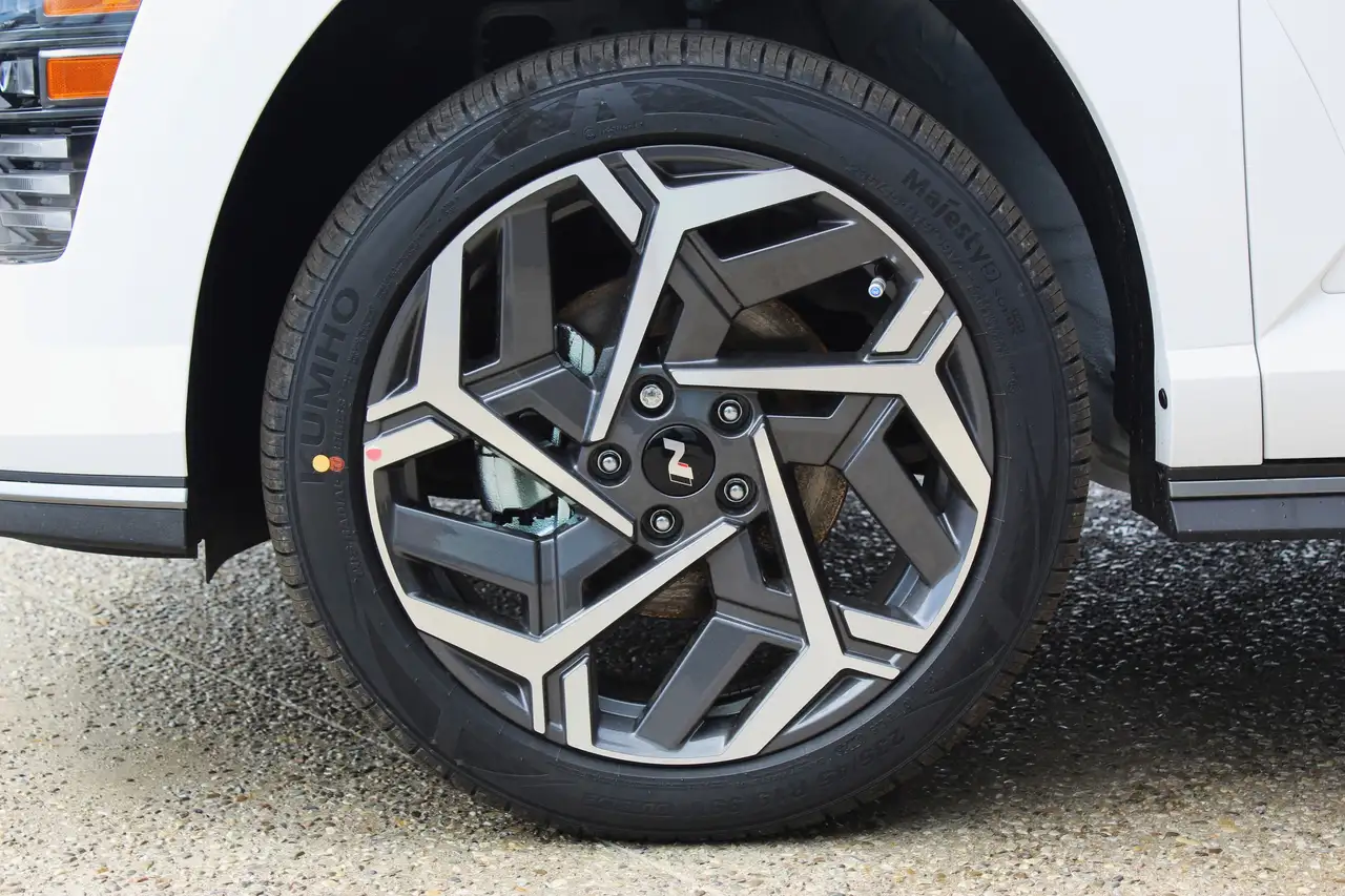 Hyundai KONA снимка Hyundai KONA