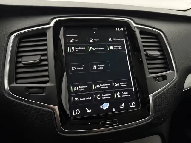 Volvo XC90 view 28