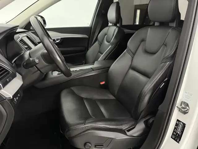 Volvo XC90 view 17