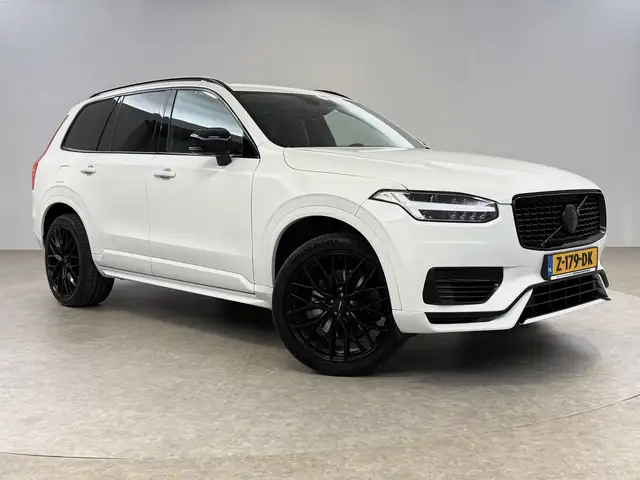 Volvo XC90 view 6