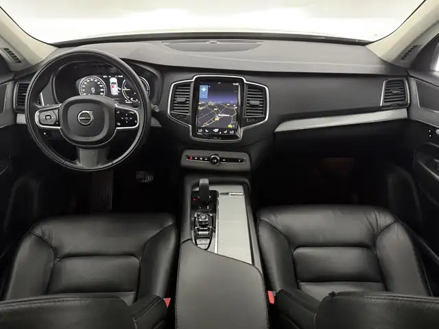 Volvo XC90 view 2