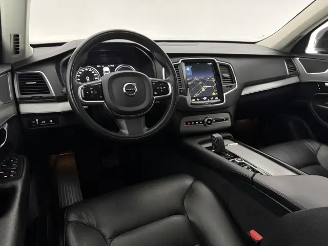 Volvo XC90 view 26