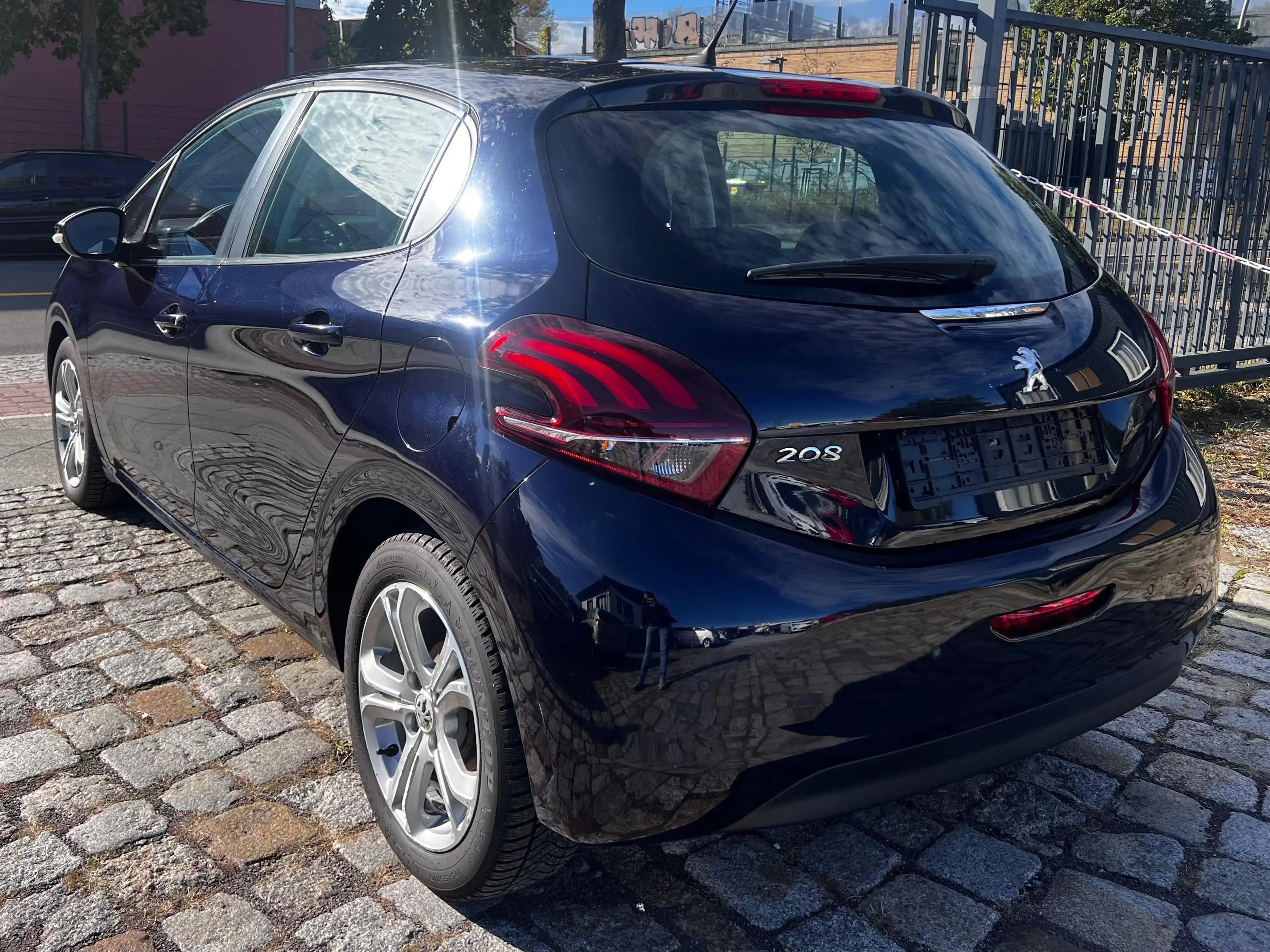 Peugeot 208 Active — photo 4