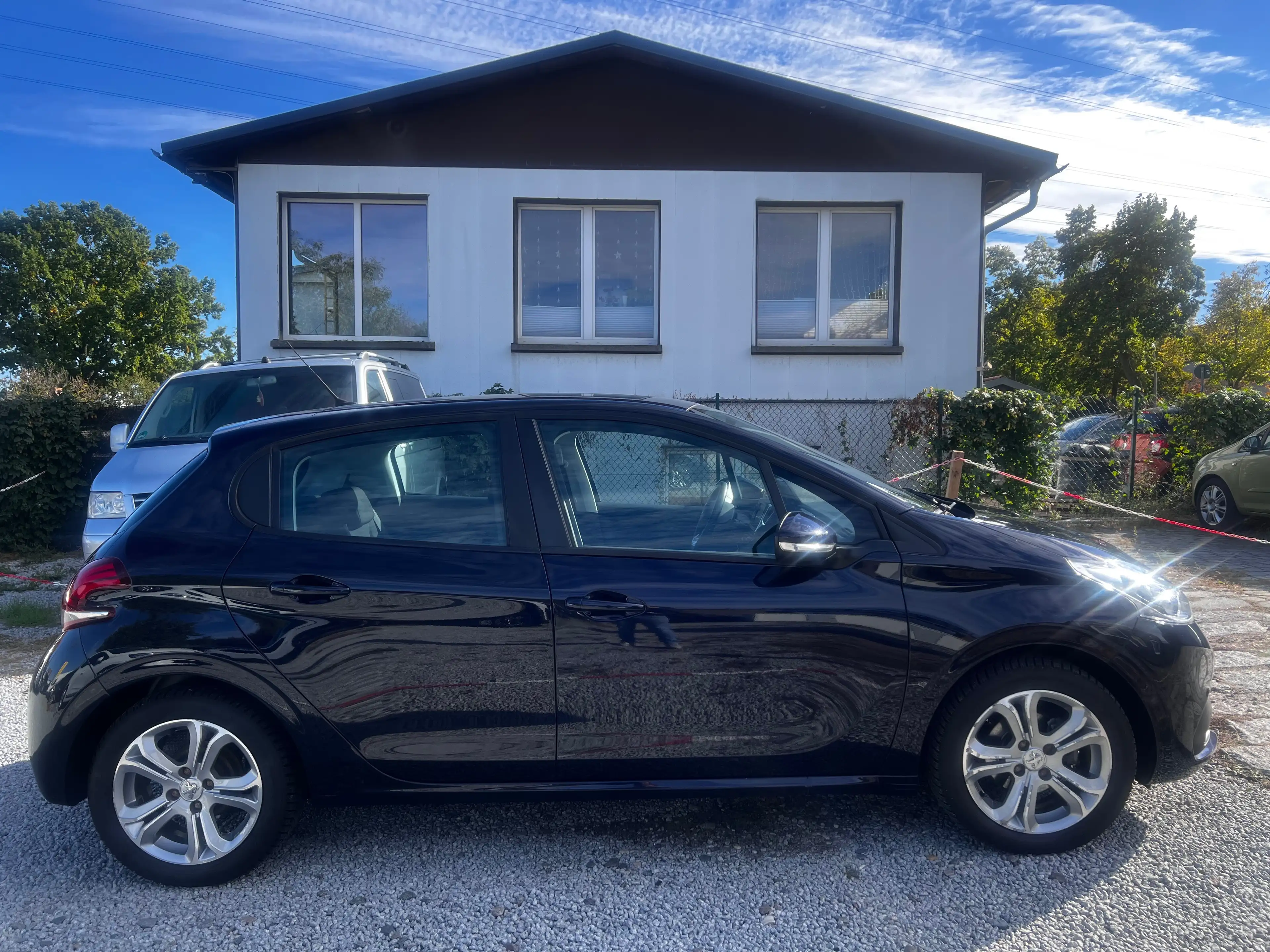 Peugeot 208 Active — photo 7