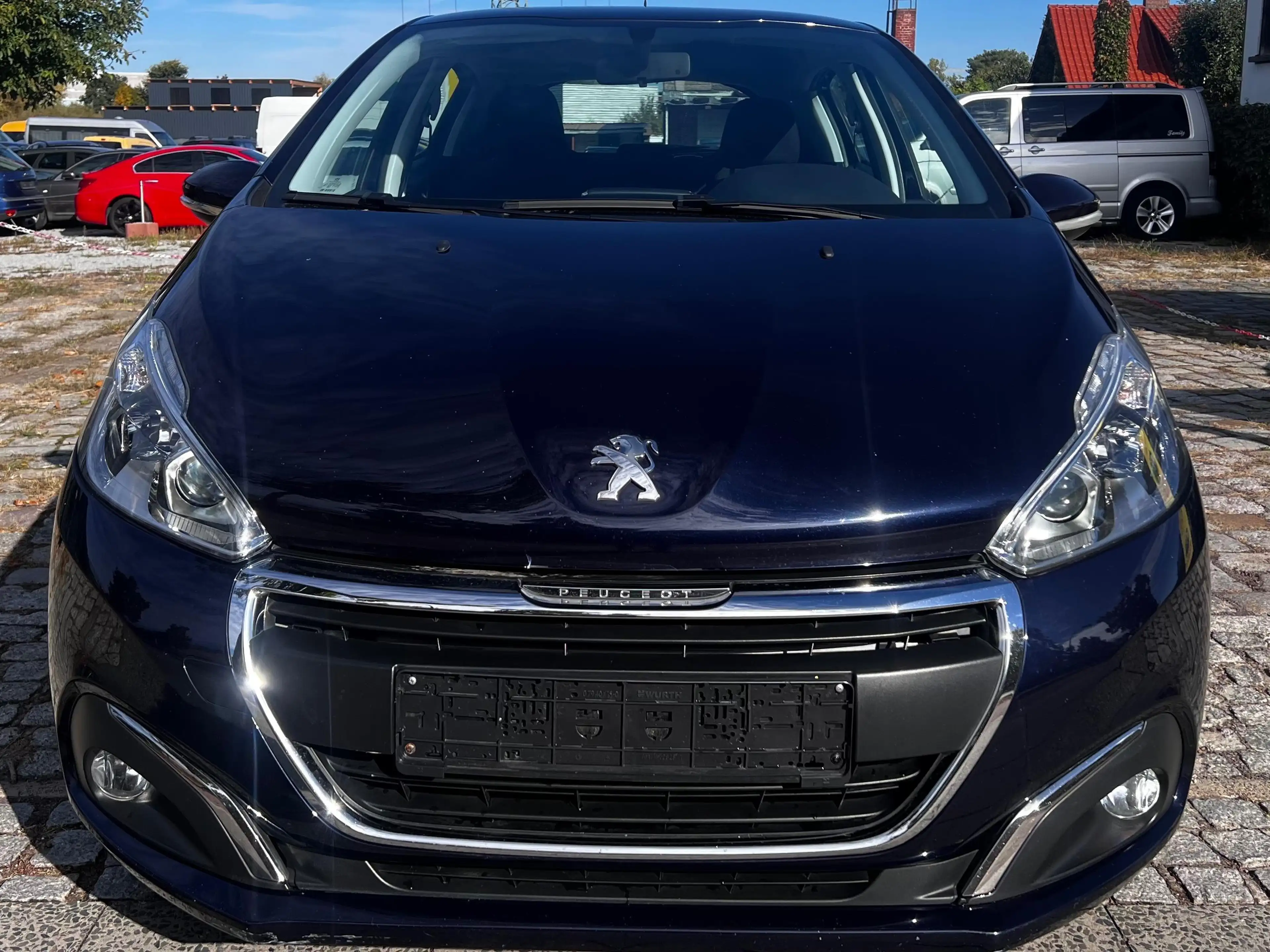 Peugeot 208 Active — photo 2