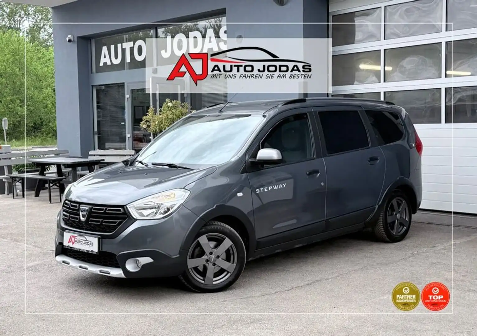 Dacia Lodgy Stepway Sensation dCi 110 **Kamera/Navi** Grau - 1