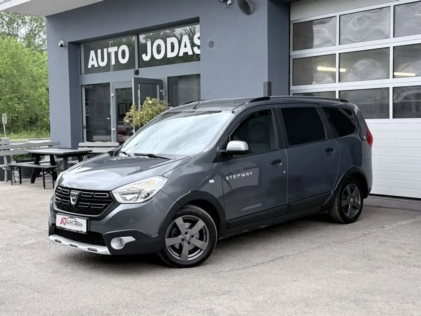 Dacia Lodgy Stepway Sensation dCi 110 **Kamera/Navi** Grau - 2