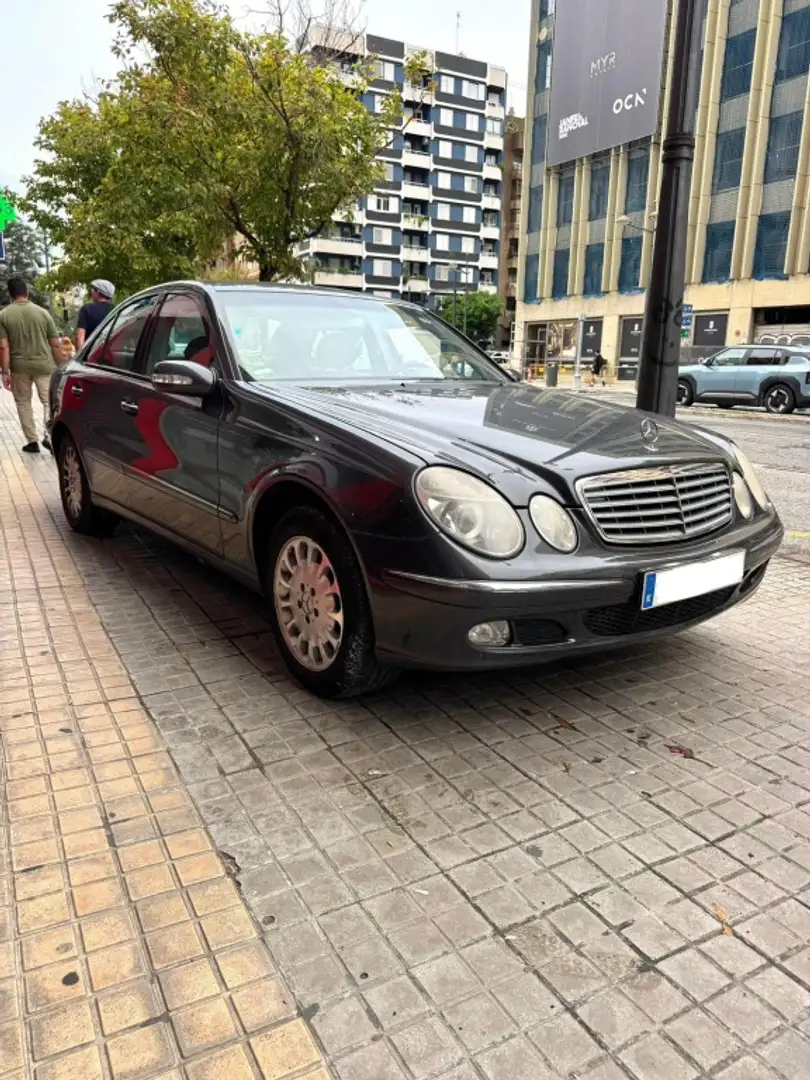 Mercedes-Benz E 320 Elegance Gris - 2