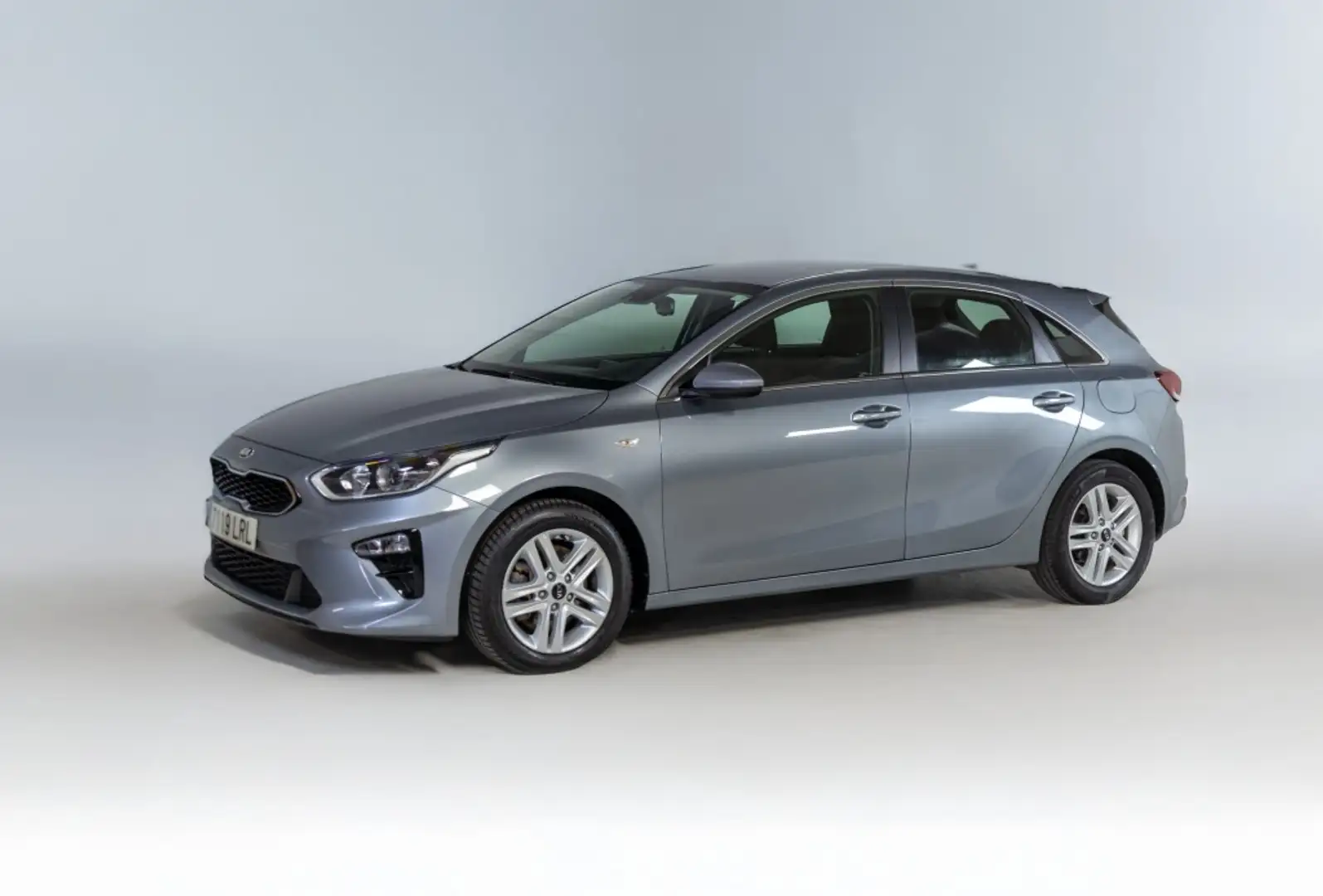 Kia Ceed / cee'd 1.0 T-GDI Eco-Dynamics Drive 120 Grau - 1