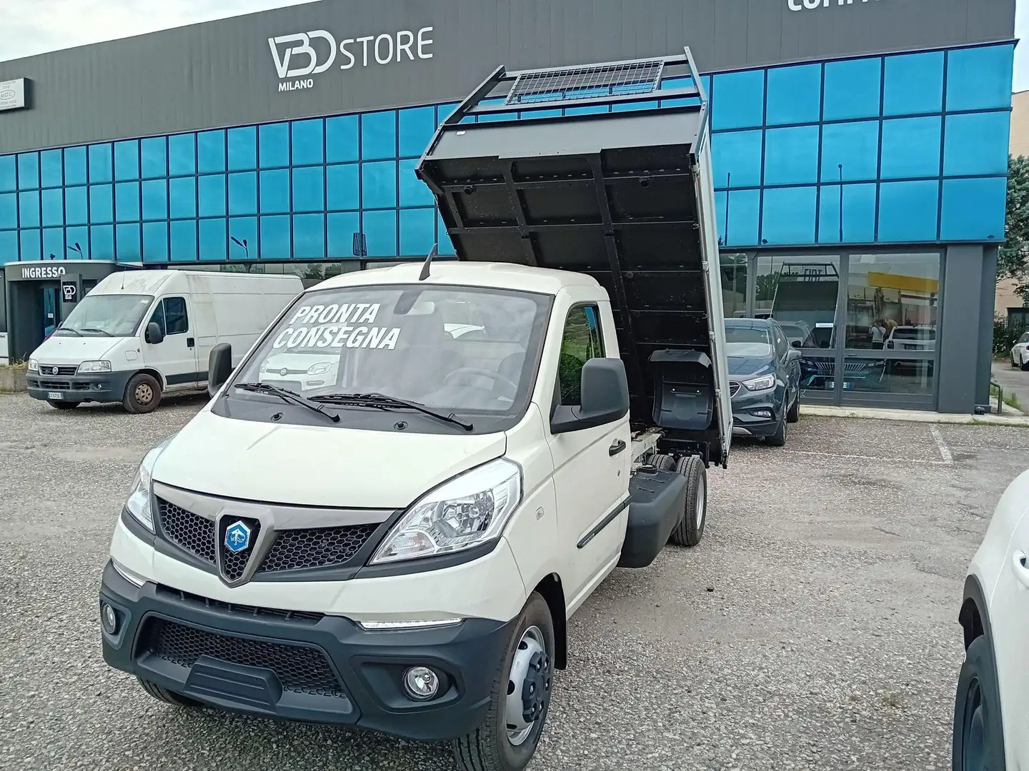 Piaggio Porter Piaggio Porter passo 3250 con cassone ribaltabile Bianco - 1