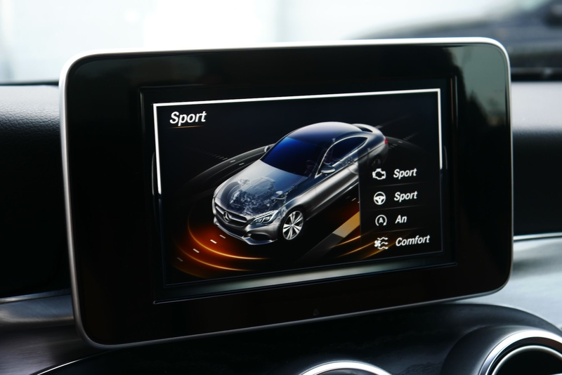 Mercedes-Benz C 200 Coupe Aut. AMG - LINE *Designo Magno - Panorama* — photo 13