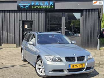 3-serie Touring 320i pano-km uniek