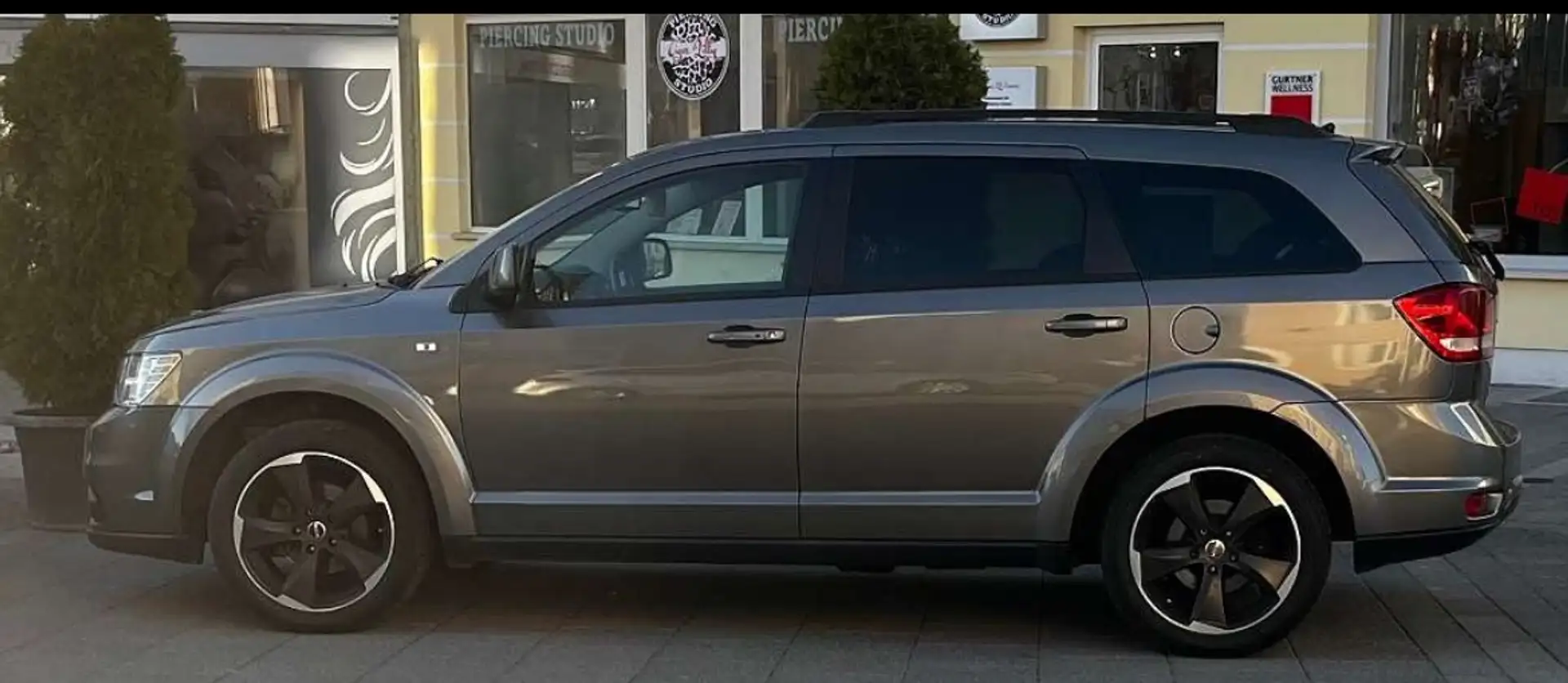 Fiat Freemont 2.0 Kombi Grau - 2